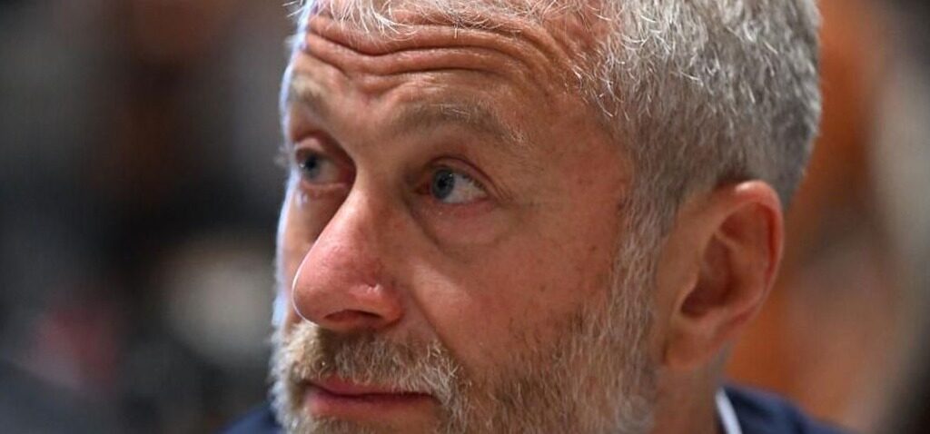 Abramovich - Le Parti travailliste critique le ministre fantôme conservateur pour avoir représenté Abramovich