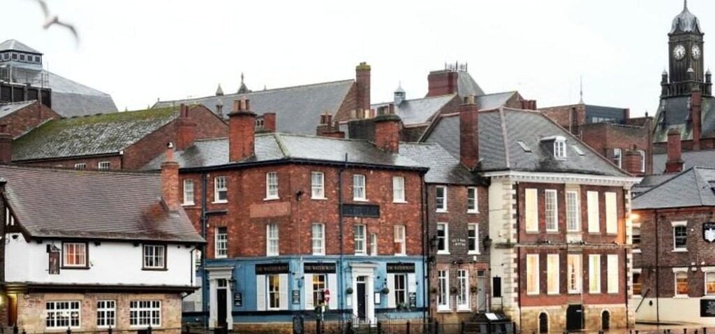 tempête - La tempête Bram provoque des inondations et des perturbations de voyage au Royaume-Uni