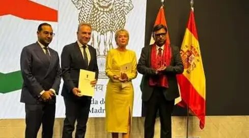 Chambre - La Chambre de Commerce de l'Inde en Espagne nomme Elías Bendodo et Carme Artigas comme commissaires d'honneur