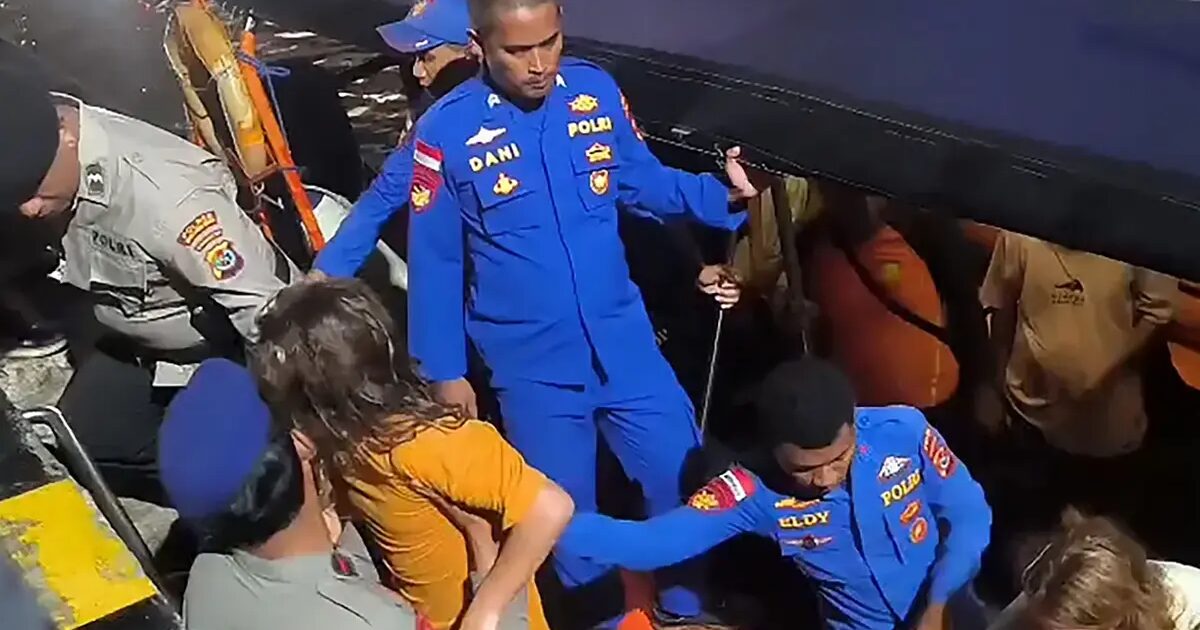 naufrage - Une famille espagnole disparue après le naufrage d'un bateau touristique en Indonésie