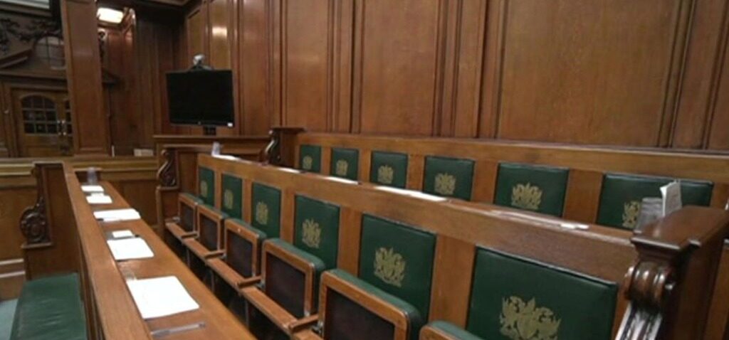 réformes - Réformes des procès par jury prêtes à être annoncées