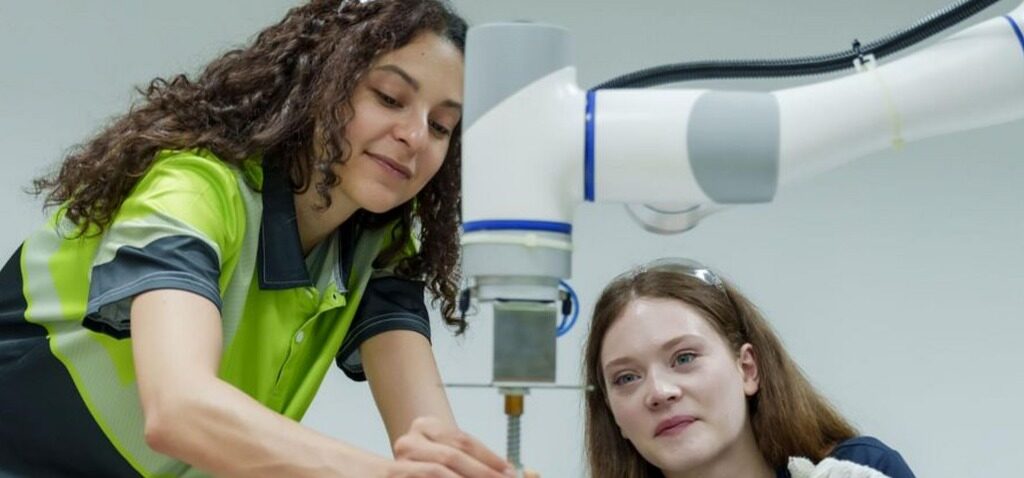 Emploi - 50 000 Nouveaux Apprentissage Promis Dans L'Initiative Pour L'Emploi Des Jeunes