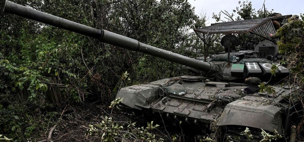 drones - Guerre en Ukraine : « Une stratégie visant à affaiblir », des drones ukrainiens détruisent un char russe « camouflé dans un abri fortifié »