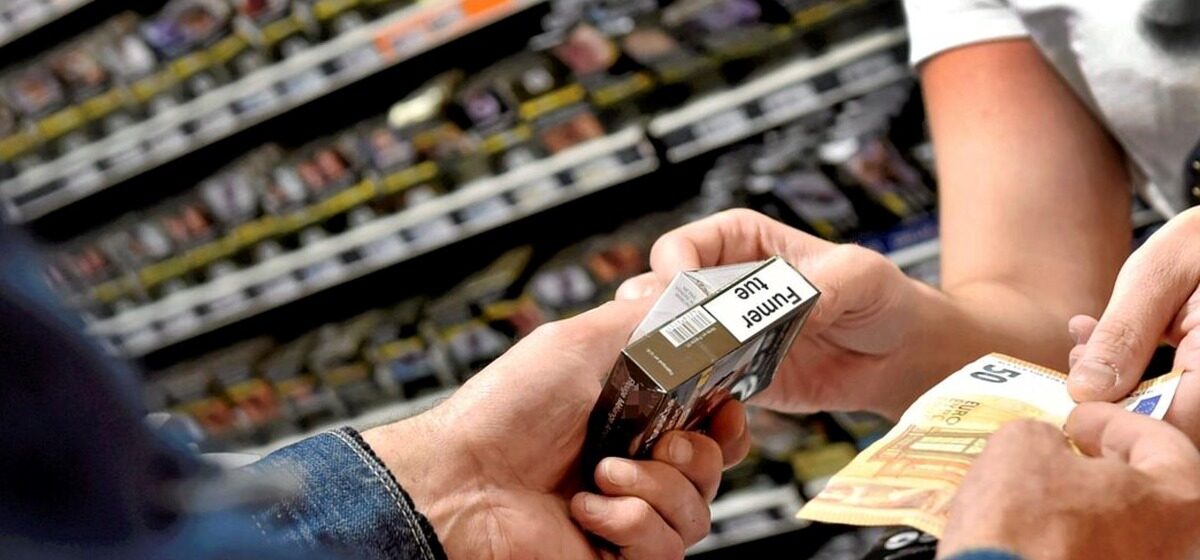 Marlboro - 50 Centimes De Plus Pour Les Marlboro Red : Pourquoi Les Prix De Certaines Cigarettes Augmentent Au 1er Janvier ?