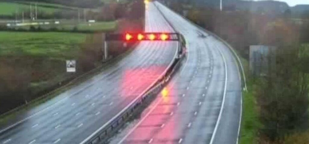 ambulance - Un adolescent meurt après être sorti d'une ambulance sur la M5