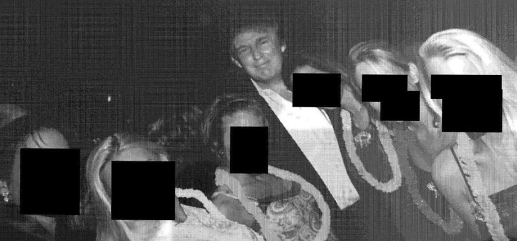 Photos - De Nouvelles Photos de l'Immeuble d'Epstein Montrent Trump, Clinton et l'Ancien Prince Andrew