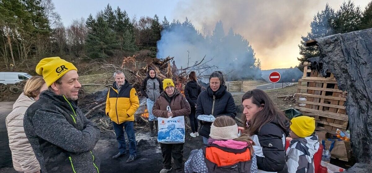 Éleveurs - Dermatose Nodulaire : En Lozère, Sur L’A75, Manifestants En Colère « En Soutien à Tous Les Éleveurs De France »