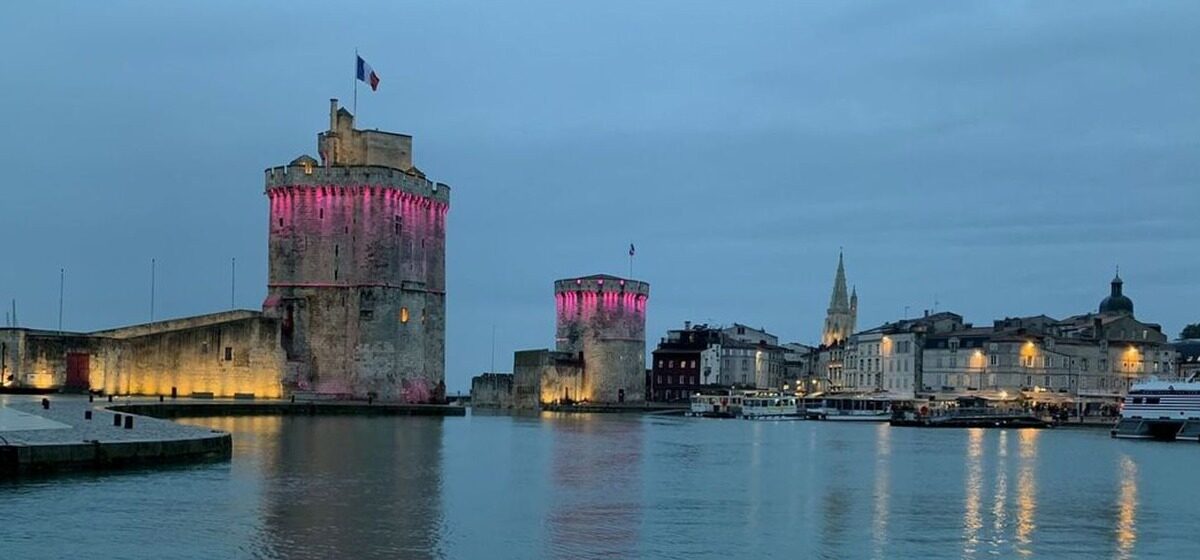 arbalète - Un homme torse nu et armé d’une arbalète, criant « Allahou Akbar », interpellé à La Rochelle