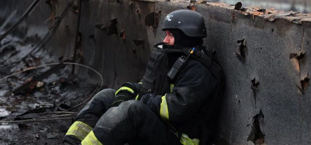 guerre - Quatre morts dans une attaque russe alors que les efforts diplomatiques pour mettre fin à la guerre se poursuivent