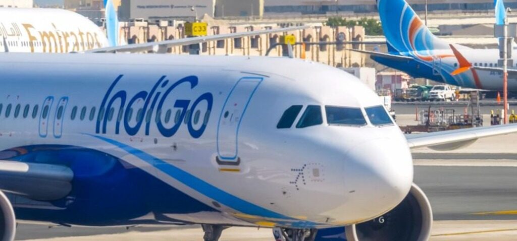 Inde - L'Inde ordonne à Indigo de réduire ses vols alors que la compagnie aérienne affirme que ses opérations sont "normalisées"