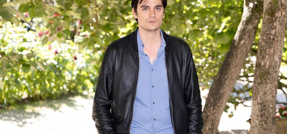 testament - Mort d'Alain Delon : « Si c'était une question d'argent, j'aurais déjà mon pognon » - Alain Fabien conteste le dernier testament de son père en Suisse