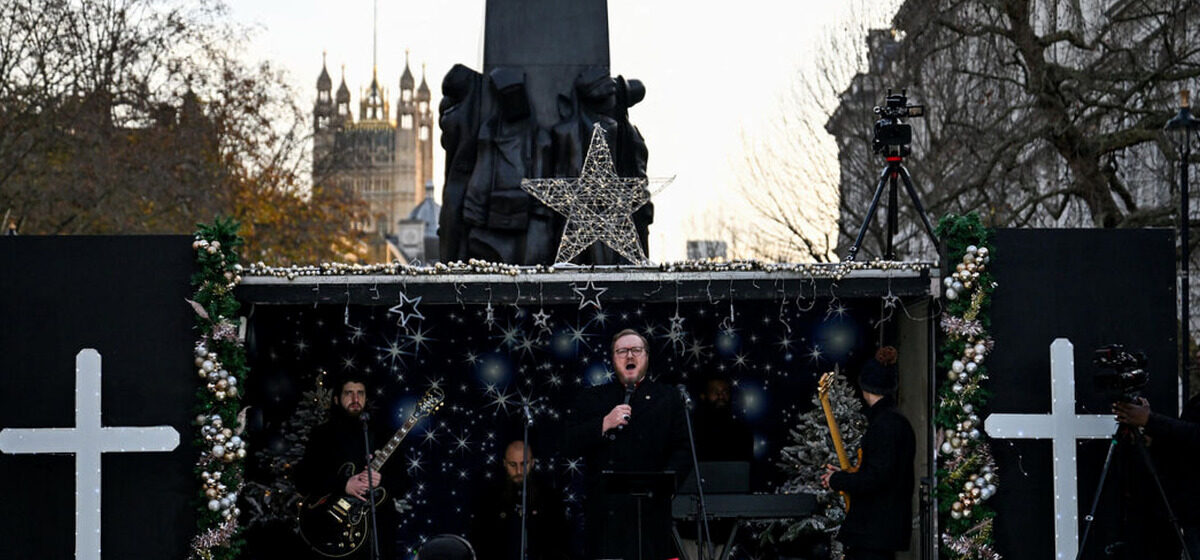 Noël - « Rendre Noël Grand à Nouveau » : Un Millier de Personnes Célèbrent Noël à l'Appel de l'Extrême Droite à Londres