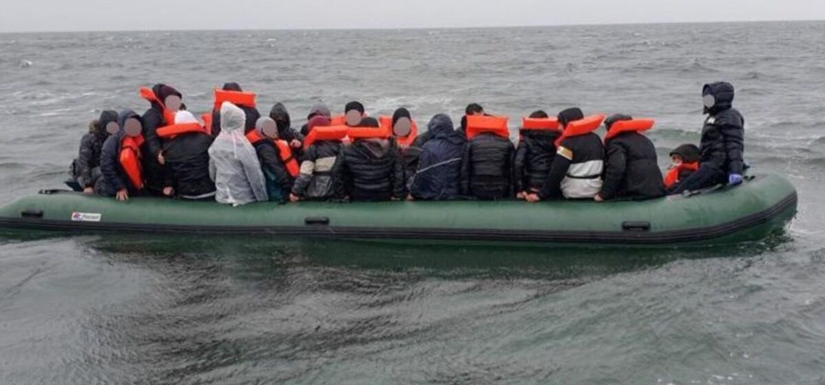 Matériel - Profits Records et Go Fast de Matériel Nautique : À Lille, un vaste réseau de passeurs de migrants face à la justice