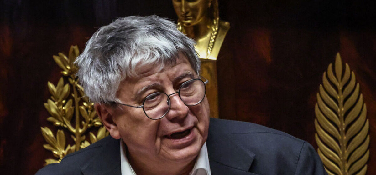 loi - Éric Coquerel affirme que la loi spéciale peut permettre de « tenir quelques mois, le temps de trouver un nouveau budget »