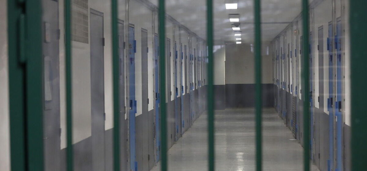 réalisateur - Un ancien réalisateur condamné à huit ans de prison pour les viols de trois jeunes femmes