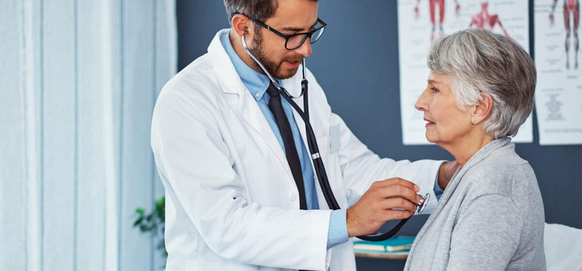 Pédiatre - Pédiatre, Dermatologue, Psychiatre… Se Soigner Coûtera Plus Cher En 2026 : Découvrez Les Hausses Tarifaires Anticipées