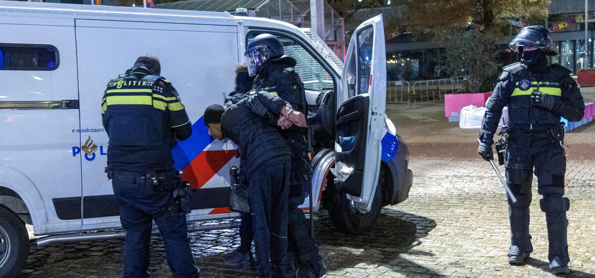 personnes - 22 personnes interpellées à Amsterdam pour avoir perturbé un concert accueillant un chanteur de l’armée israélienne