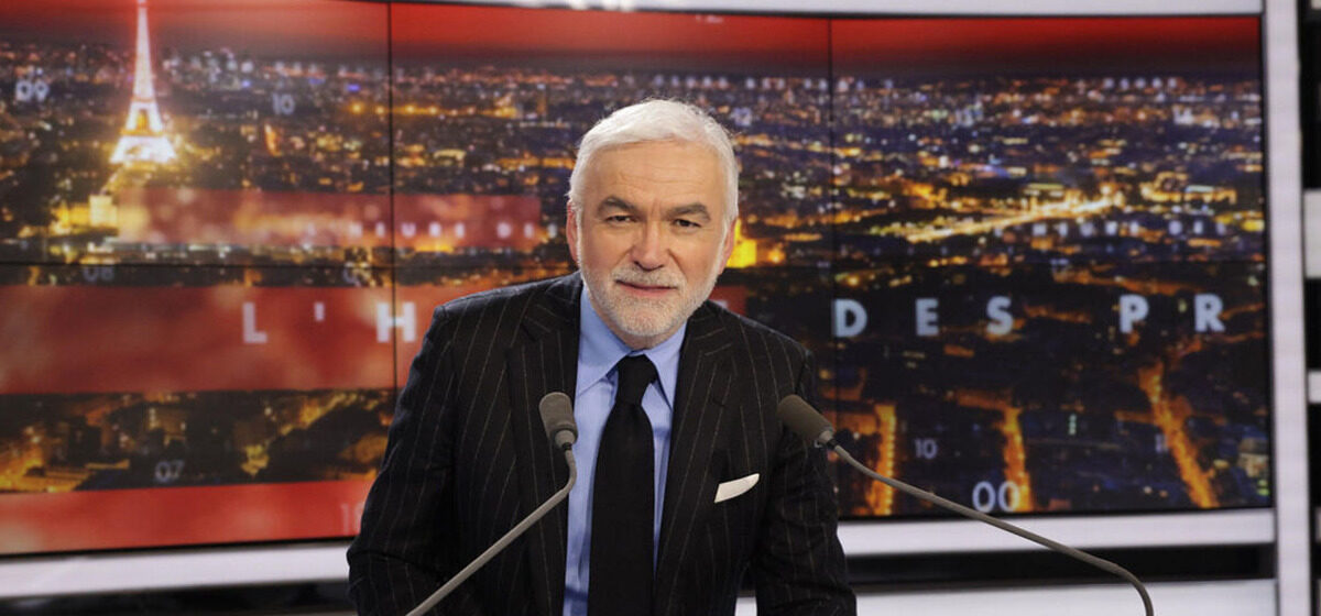 Tentation - « La Tentation Autoritaire » : Confrontation entre Pascal Praud et L'Élysée sur le label contre la désinformation dans les médias