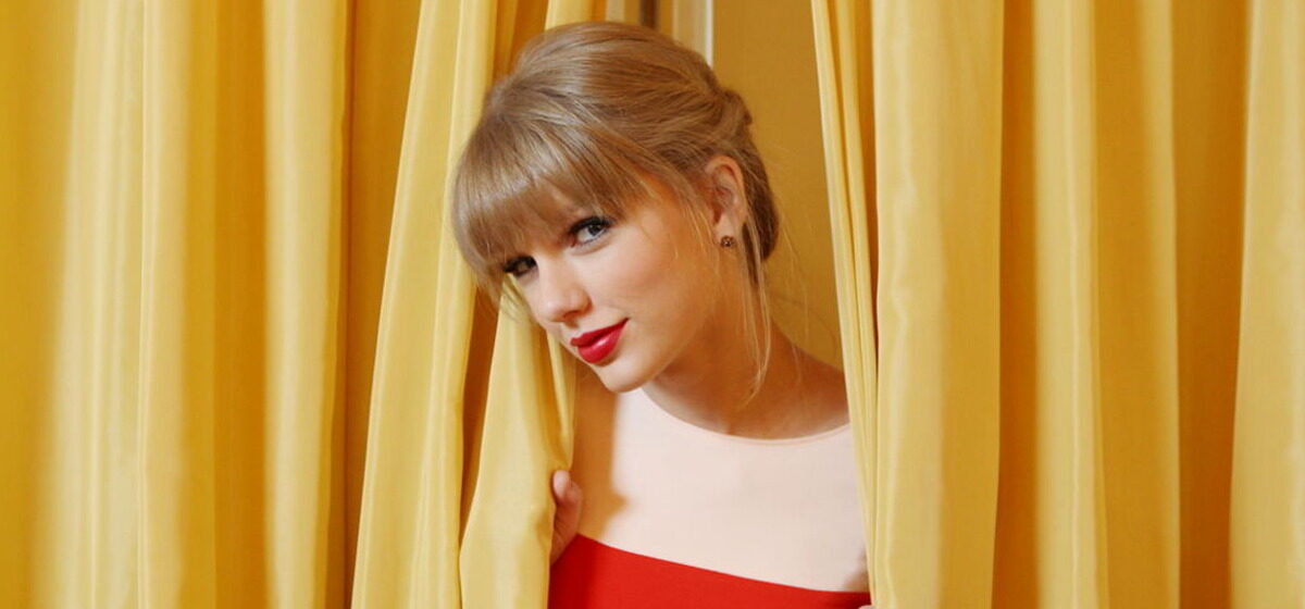 Pourboire - « Mon Salaire Pour Deux Semaines » : Taylor Swift Fait Un Geste Émotionnel En Offrant Un Gros Pourboire à Une Employée Du Stade Des Chiefs Qui « Fond En Larmes »