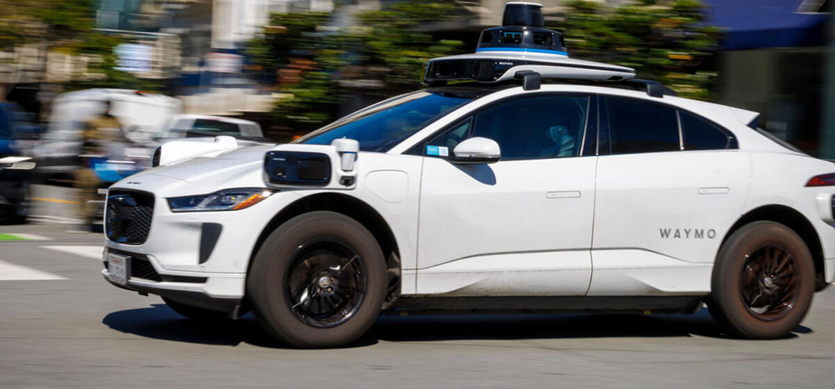 Bébé - « Un Bébé Né Sur Le Siège Arrière : Une Femme Accouche Dans Un Taxi Autonome à San Francisco »