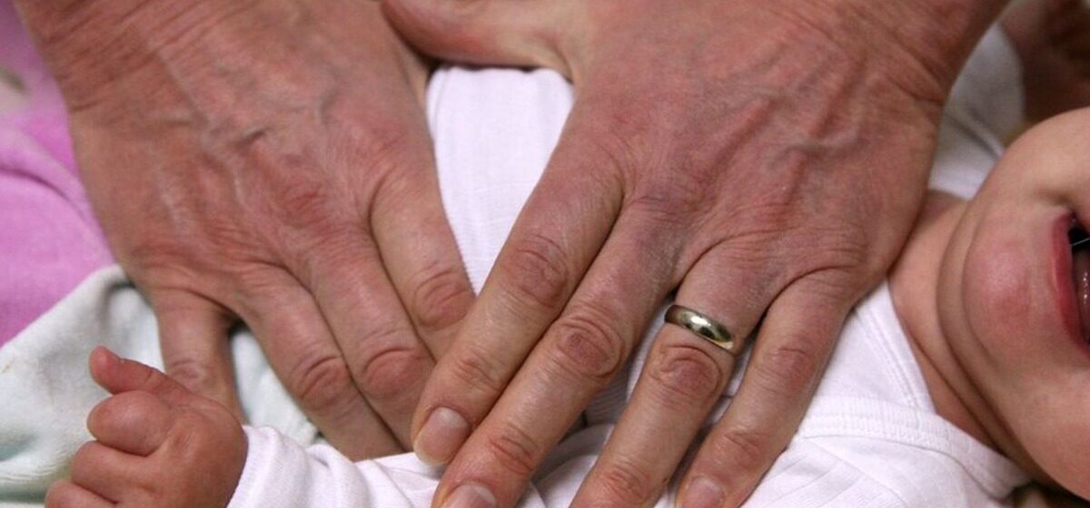 Bronchiolite - Bronchiolite : L'ARS explique le transfert de 16 bébés d'Île-de-France vers des hôpitaux d'autres régions