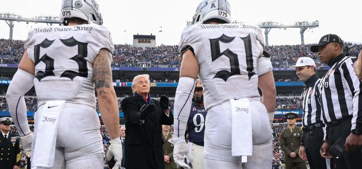 Forces - « J’adore les Forces Armées » : Pourquoi Donald Trump est de nouveau présent au match universitaire « Army vs Navy » ?