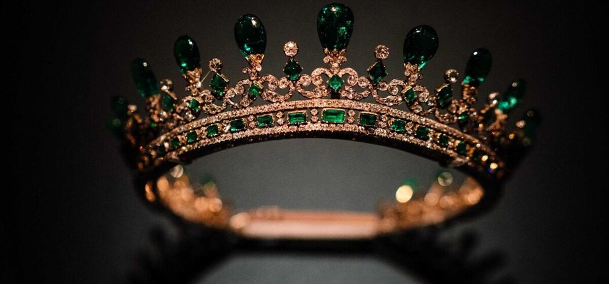 Bijoux - « Joyaux Dynastiques » à l'Hôtel de la Marine : Une Exposition Magnifique… Pourquoi les Bijoux du Louvre Sont-Ils Absents ?