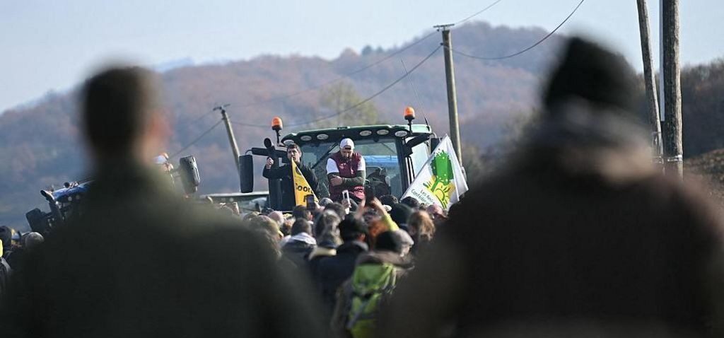 France - Les agriculteurs réclament des blocages en France en raison de l'abattage lié à la maladie des vaches