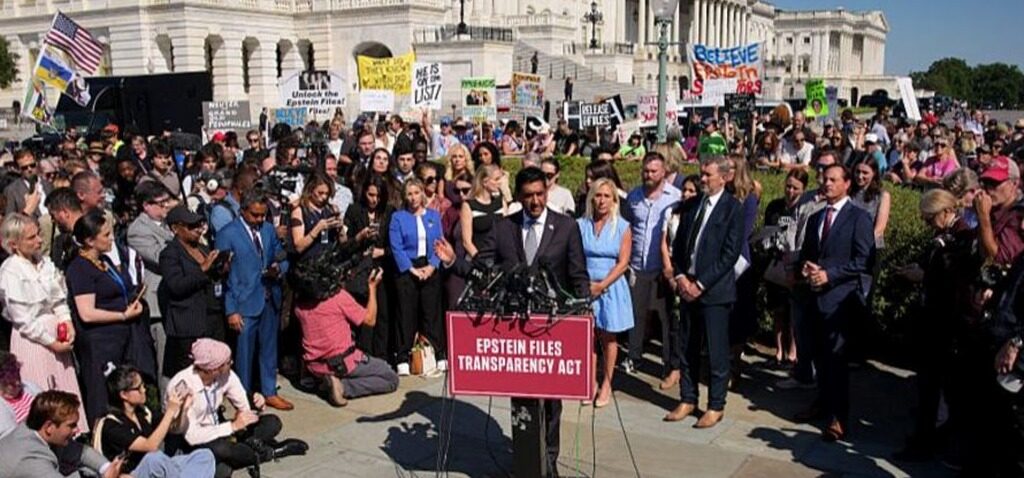 Epstein - Les survivants et les législateurs expriment leur frustration face à la publication partielle des fichiers Epstein