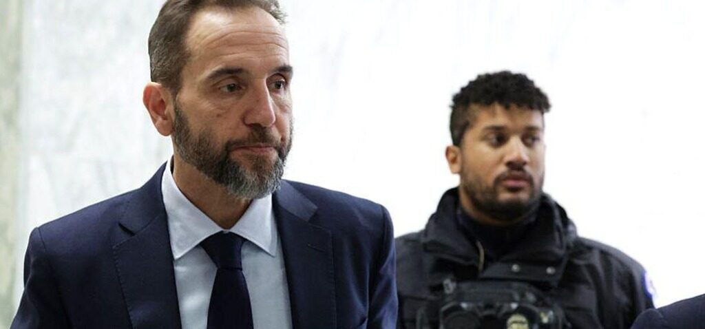 Trump - Jack Smith Défend les Poursuites Contre Trump Lors de Son Témoignage au Congrès