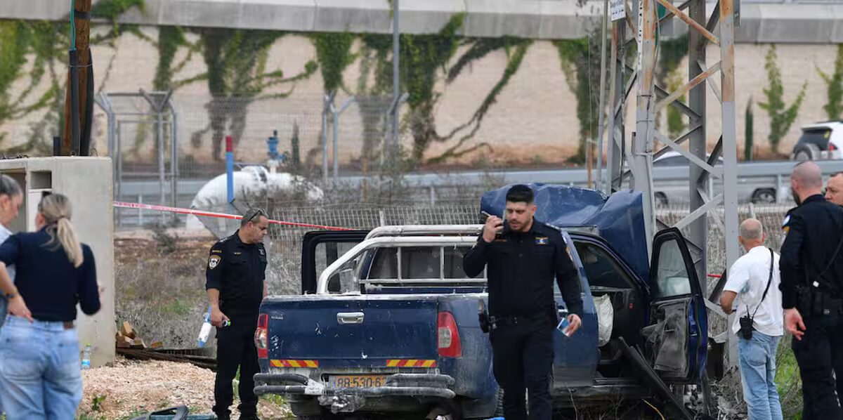Israël - 2 Morts Dans Une Attaque Par Voiture-bélier Et Poignardage En Israël