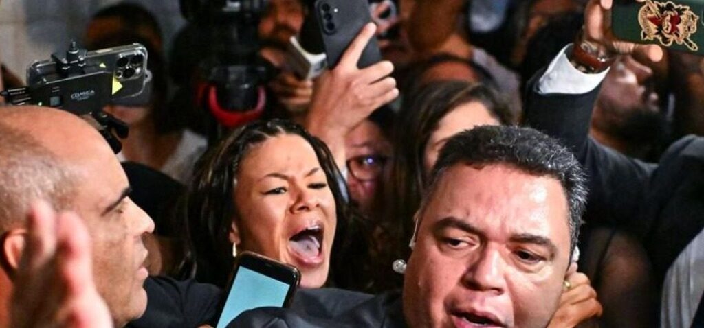 Bolsonaro - Chaos au Congrès du Brésil lors de la tentative de réduction de la peine de Bolsonaro