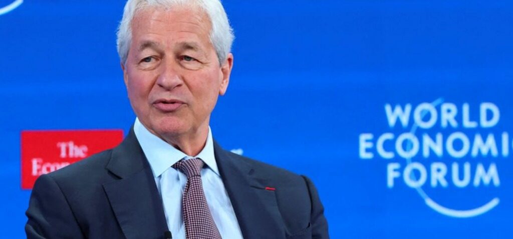 Trump - Trump poursuit JPMorgan pour 5 milliards de dollars suite à la fermeture de son compte après l'émeute du Capitole