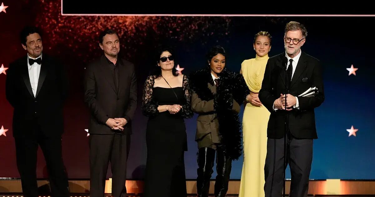 Batalla - Una Batalla Après Otra Triomphe Aux Critics Choice Awards Où La Espagnole Sirat S'en Va Les Mains Vides