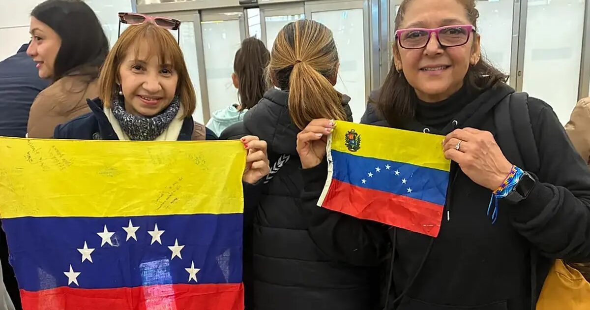 Madrid - Les Cinq Espagnols Libérés Atterrissent à Madrid Après Avoir Quitté Les Mazmorras Du Chavisme