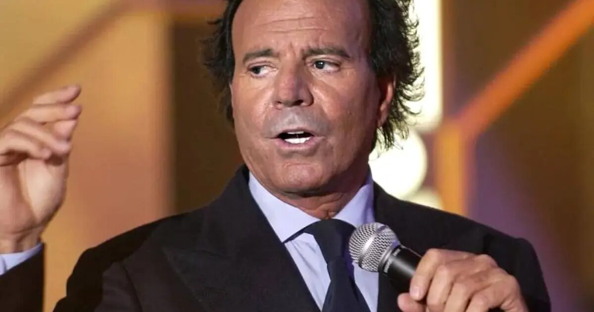 défense - Julio Iglesias s'exprime pour la première fois : il prépare sa défense et nie totalement les faits.