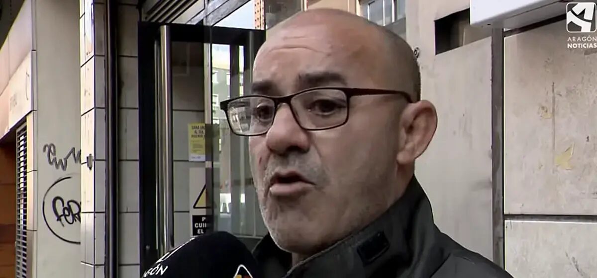 héro - Alejandro, le 'héro' qui a tenté d'éviter l'assassinat de sa voisine Eugenia, dénoncé maintenant pour ne pas l'avoir secourue