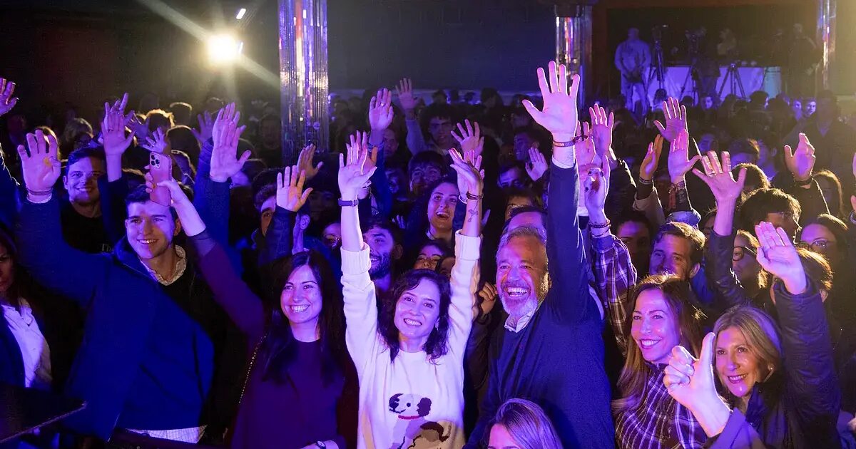 logo - Jorge Azcón censure Pilar Alegría pour avoir retiré le logo du PSOE de son affiche électorale : "Elle a honte et doit expliquer pourquoi"