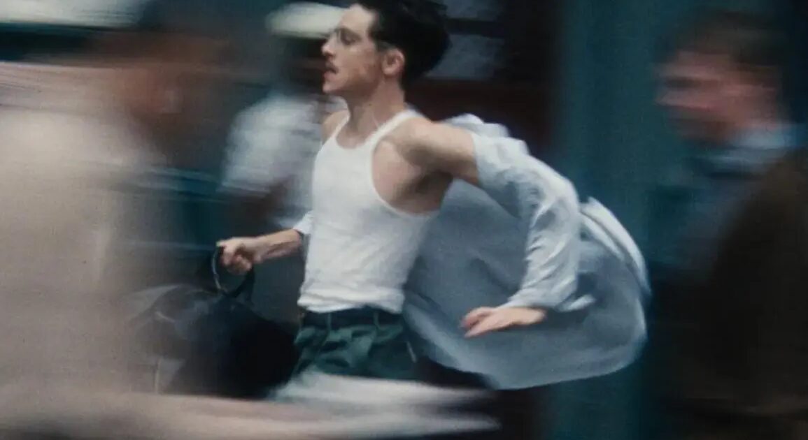 Arnaque - Marty Supreme : Un Électrique Timothée Chalamet Dans Le Portrait Exagéré De La Grande Arnaque Américaine (*)