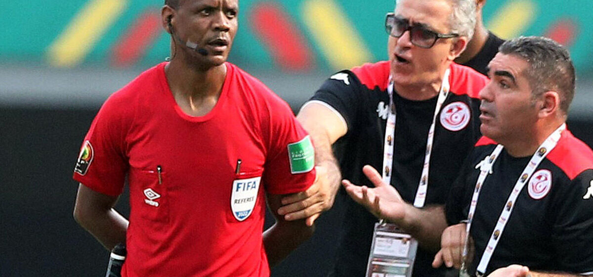 arbitre - Mali-Tunisie : Que devient Janny Sikazwe, l'arbitre moqué pour avoir sifflé trop tôt la fin du match lors de la CAN 2022 ?