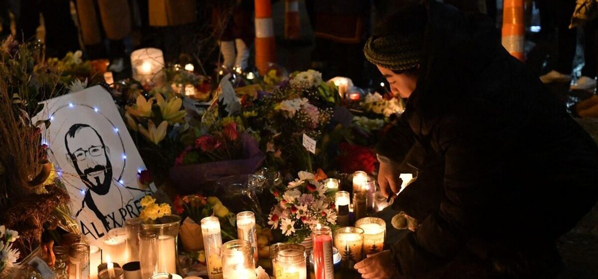 mémorial - « C’est terrifiant et ignoble » : à Minneapolis, le mémorial en hommage à Alex Pretti suscite deuil et colère