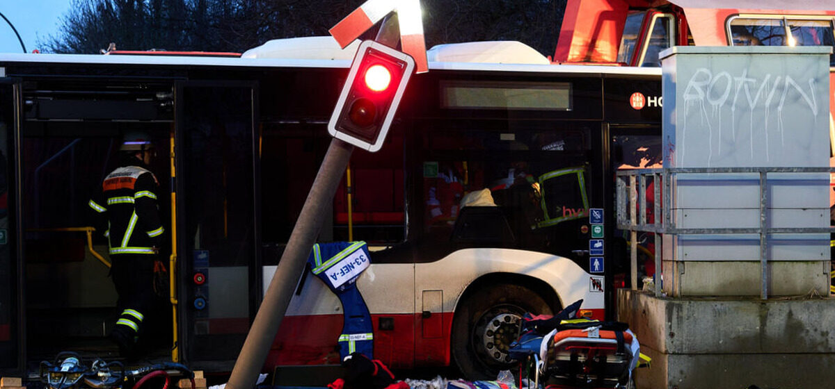 Bus - Allemagne : Un mort dans une collision entre un bus et une locomotive à Hambourg