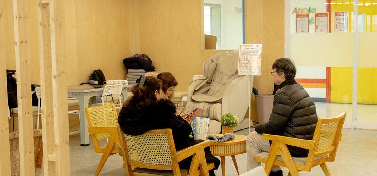 Salons - Nouilles, Fauteuils Massants… Comment Séoul Invente des Salons Partagés pour Lutter Contre la Solitude ?