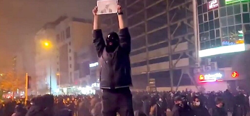 Iran - « Ils ont simplement continué à tuer » : Des témoins décrivent la répression mortelle en Iran