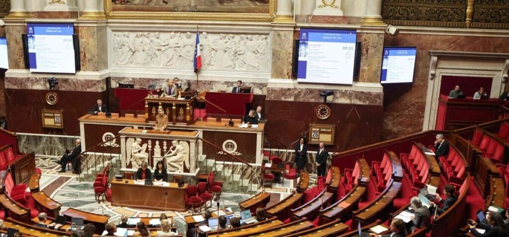 loi - Interdiction des réseaux sociaux pour les moins de 15 ans : Comment la loi sera difficile à appliquer au 1er septembre 2026 ?