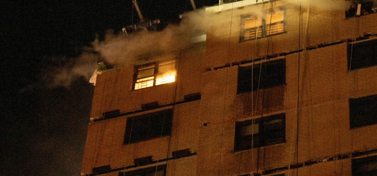 Incendie - New York : Un Incendie Impressionnant Fait Au Moins Un Mort Et Plusieurs Blessés, Le Feu Est « Maîtrisé »