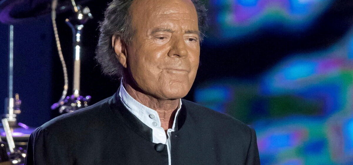 chanson - « C'est le symbole du macho ibérique » : Julio Iglesias accusé de viols, la chute d'une icône de la chanson.