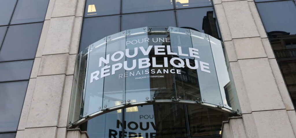 Renaissance - « Nouvelle République » : Le Quotidien Régional Critique Le Nouveau Nom Choisi Par Renaissance, Un « Hommage Embarrassant » Et Un « Plagiat »