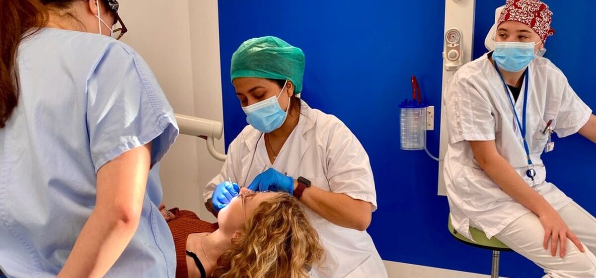 dentistes - Pénurie de dentistes : à Rouen, les étudiants en 4e et 5e année prennent en charge le grand public