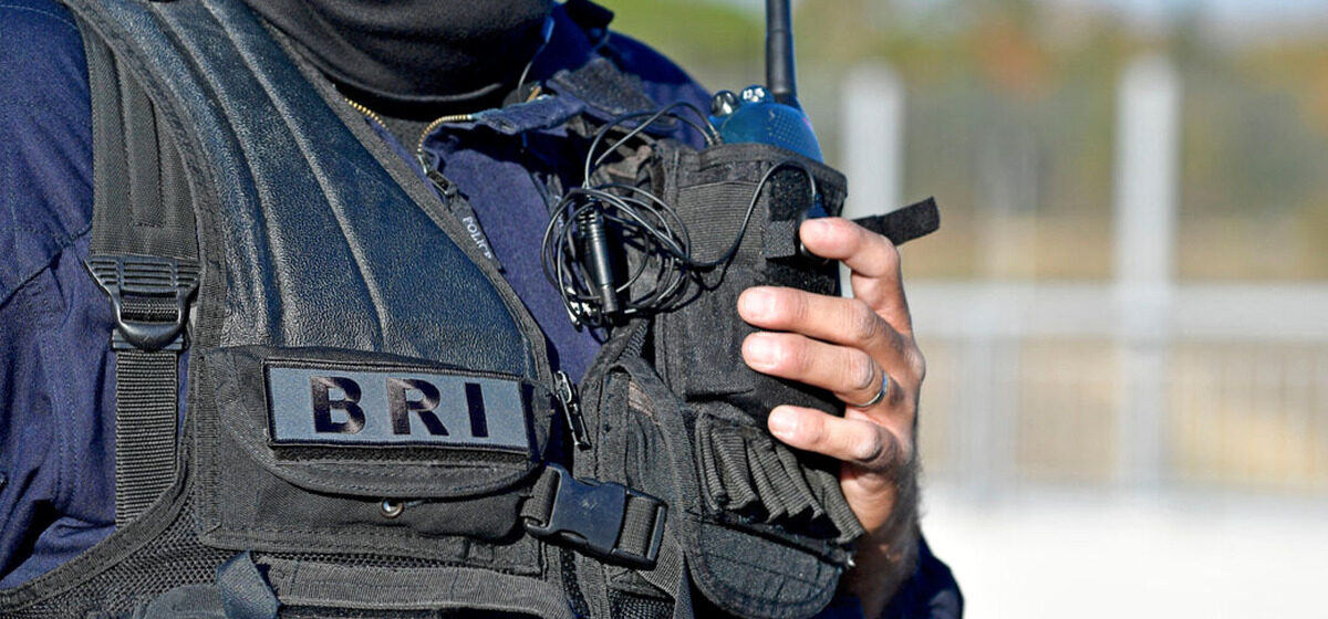 rançon - Un homme de 74 ans enlevé et séquestré pour une rançon en cryptomonnaie : quatre personnes mises en examen en Isère